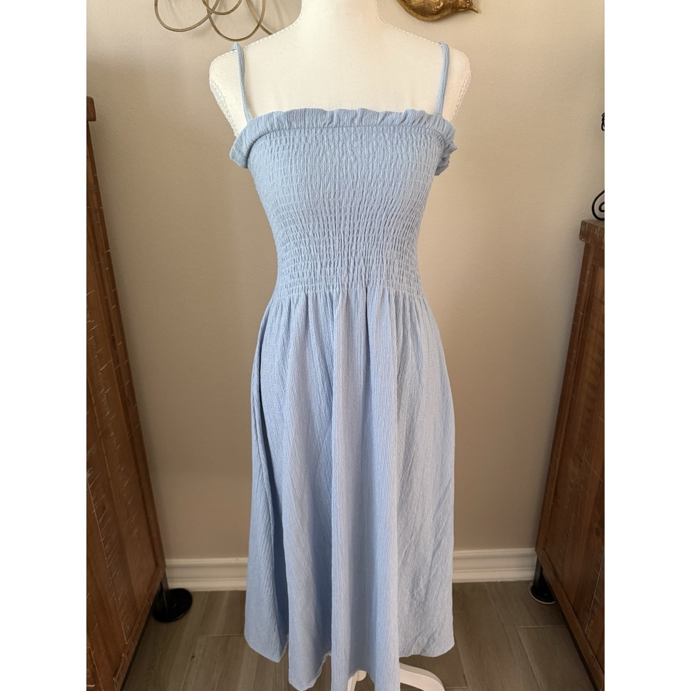 H&M Light Blue Smocked Midi Dress XS Spaghetti Strap Summer‎ Casual Flowy